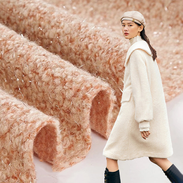 Ano ang mga pakinabang ng light woolen na tela?